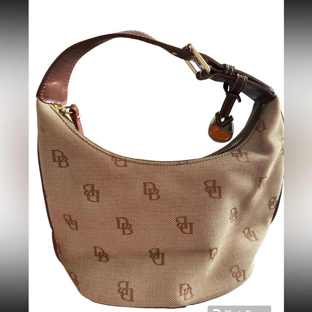 EUC- Dooney & Bourke Logo SIGNATURE HOBO Hand BAG-Tan Brown Canvas Tote Shoulder